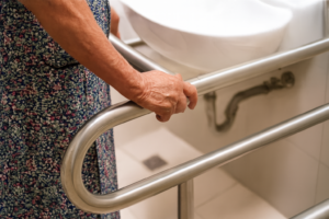 importance of handrails and grab bars in senior citizen flats